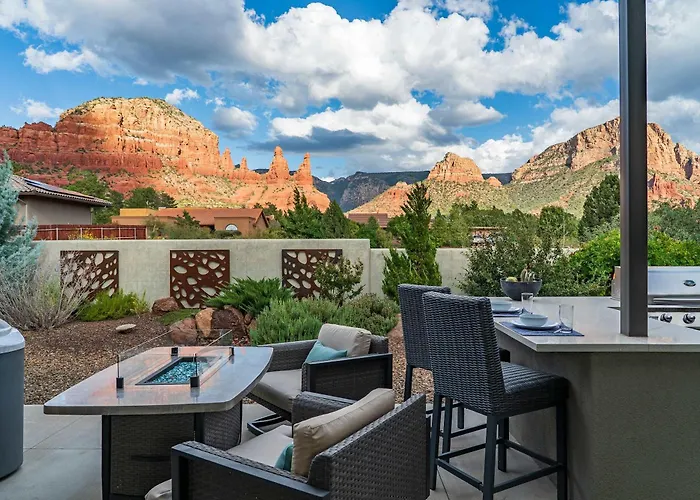 Gorgeous Pueblo Surrounded By Views For Family Holiday home *