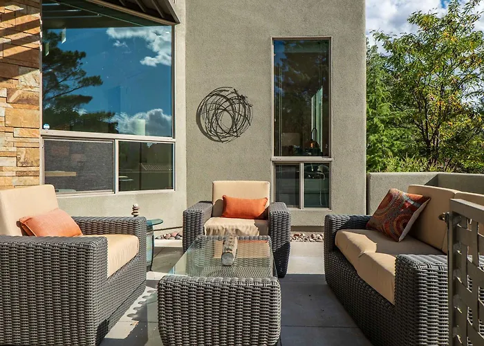 Holiday home Gorgeous Pueblo Surrounded By Views For Family